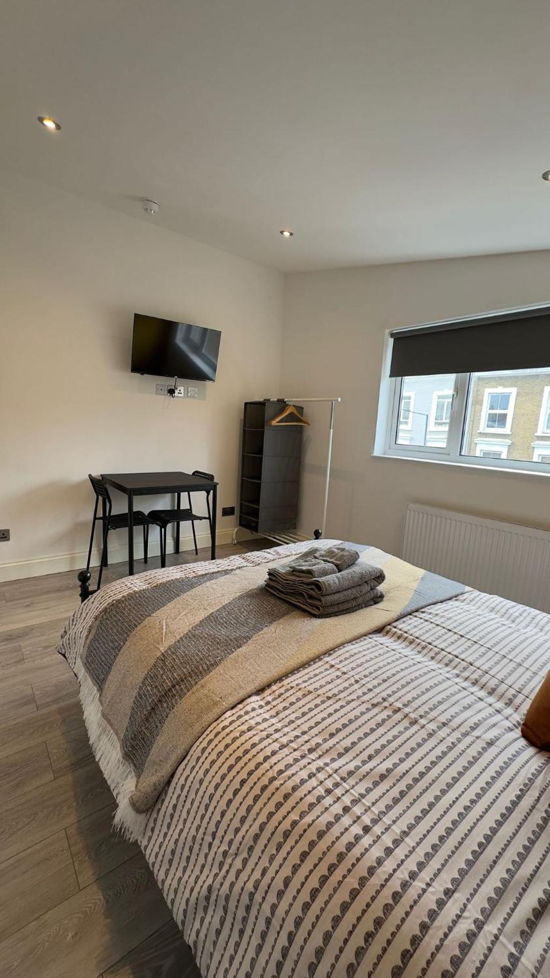 15 Min To Central London Guest Suites 22 Eksteriør bilde