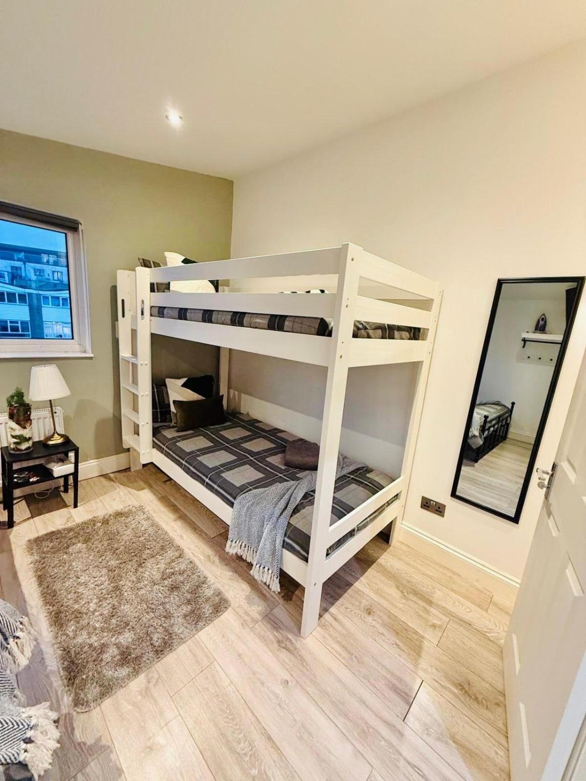 15 Min To Central London Guest Suites 22 Eksteriør bilde
