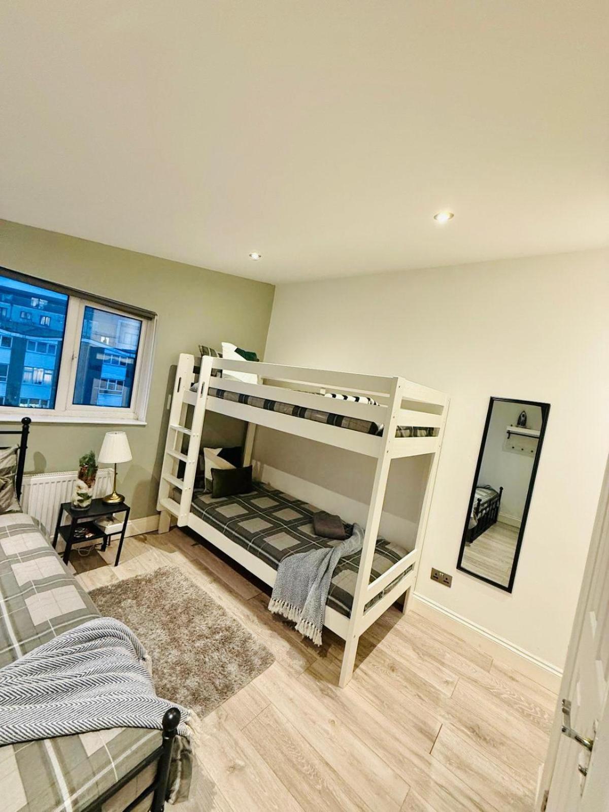 15 Min To Central London Guest Suites 22 Eksteriør bilde